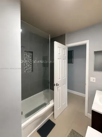 1010 N 74th Way Hollywood FL 33024