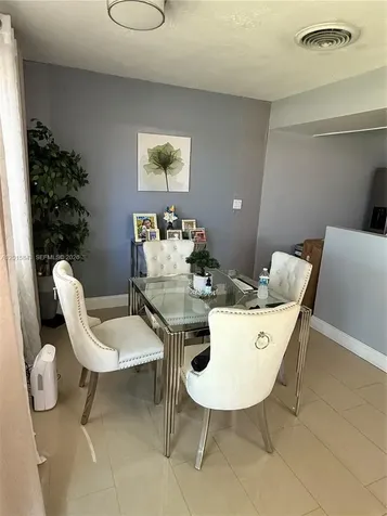 1010 N 74th Way Hollywood FL 33024