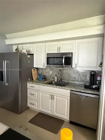1010 N 74th Way Hollywood FL 33024