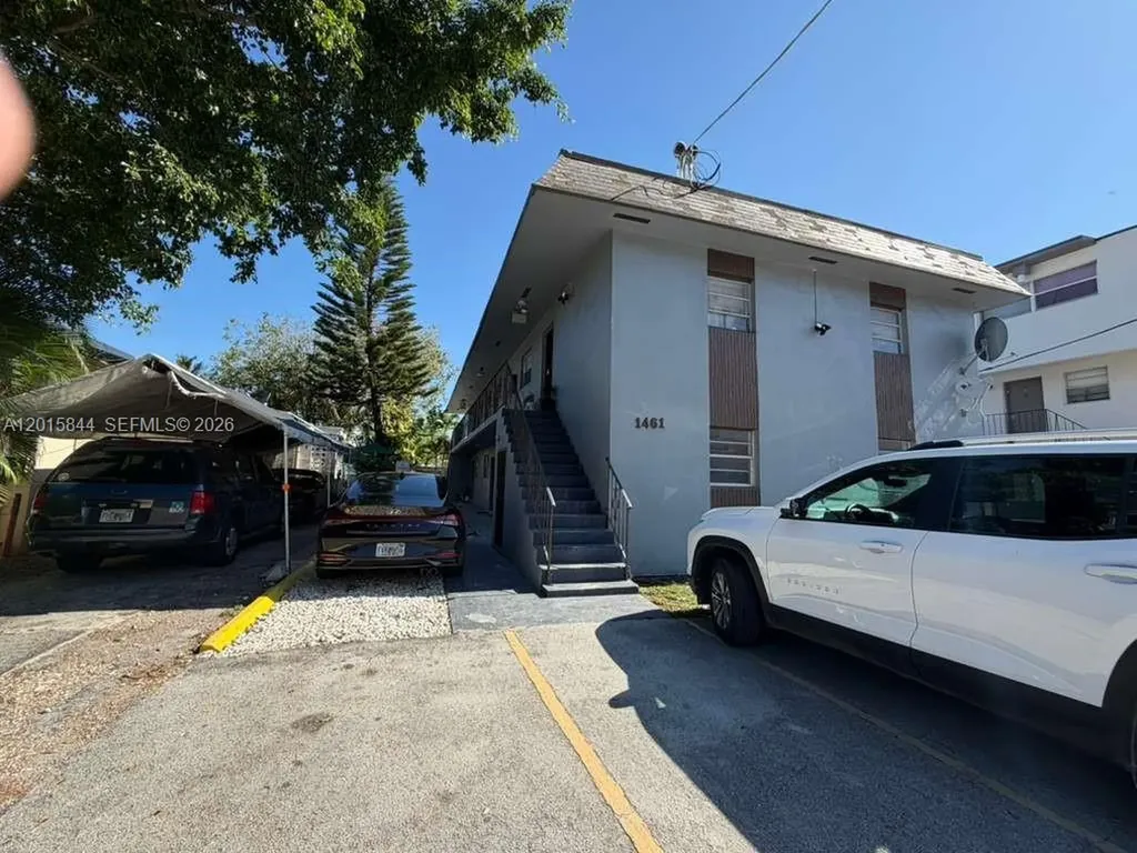 1461 SW 7th Street Miami FL 33135