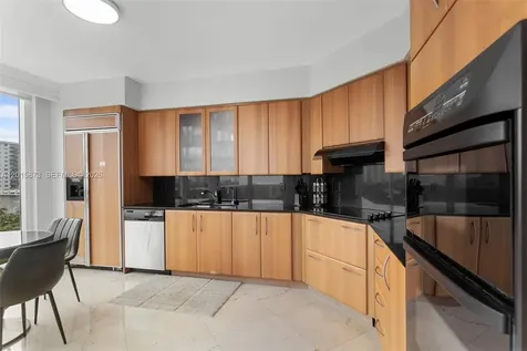 19111 Collins Avenue Sunny Isles Beach FL 33160