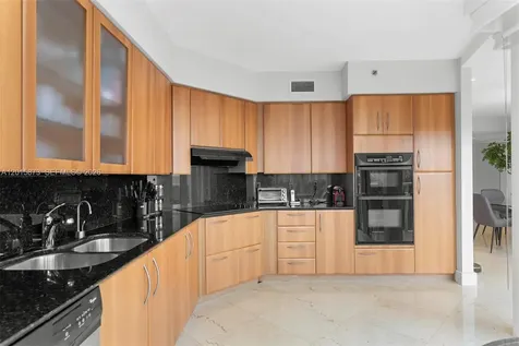 19111 Collins Avenue Sunny Isles Beach FL 33160