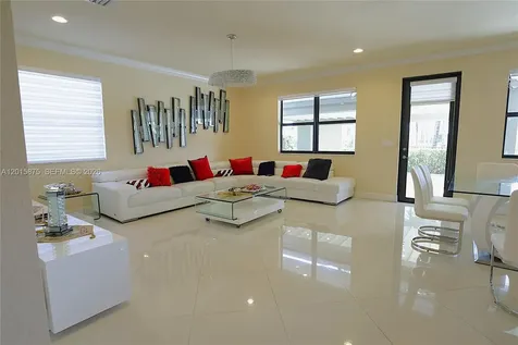 8925 NW 99th Avenue Doral FL 33178