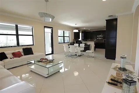 8925 NW 99th Avenue Doral FL 33178