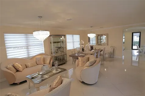 8925 NW 99th Avenue Doral FL 33178