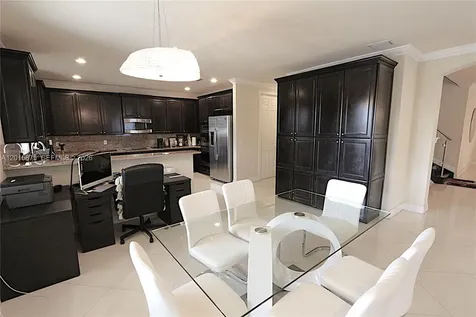 8925 NW 99th Avenue Doral FL 33178
