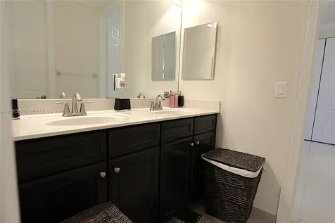 8925 NW 99th Avenue Doral FL 33178
