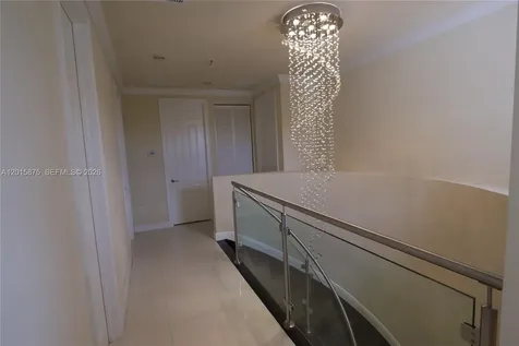8925 NW 99th Avenue Doral FL 33178