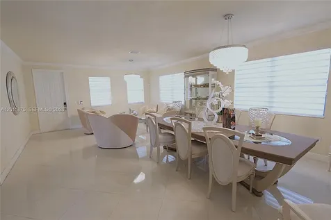 8925 NW 99th Avenue Doral FL 33178