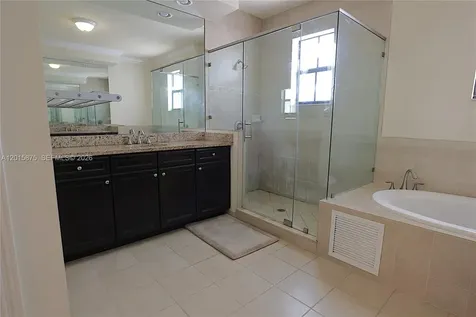 8925 NW 99th Avenue Doral FL 33178