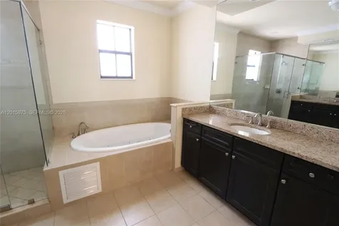 8925 NW 99th Avenue Doral FL 33178