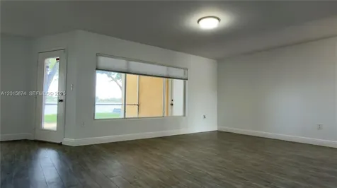 2445 NW 33rd Street Oakland Park FL 33309