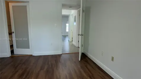 2445 NW 33rd Street Oakland Park FL 33309