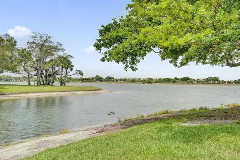 2445 NW 33rd Street Oakland Park FL 33309