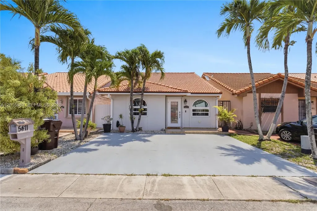 5471 W 27th Court Hialeah FL 33016