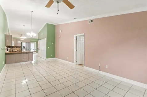 5471 W 27th Court Hialeah FL 33016