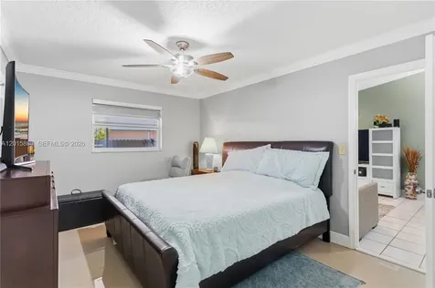 5471 W 27th Court Hialeah FL 33016