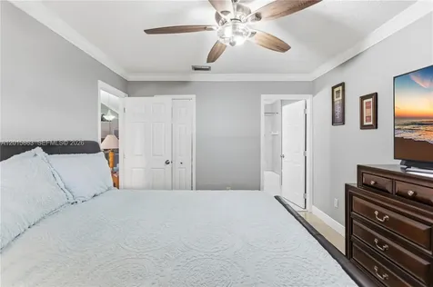 5471 W 27th Court Hialeah FL 33016