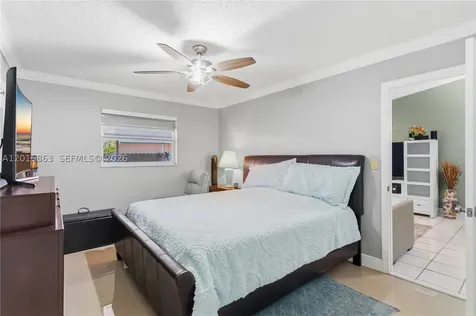 5471 W 27th Court Hialeah FL 33016