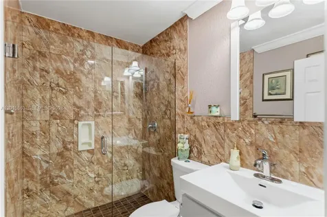 5471 W 27th Court Hialeah FL 33016
