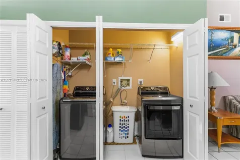 5471 W 27th Court Hialeah FL 33016