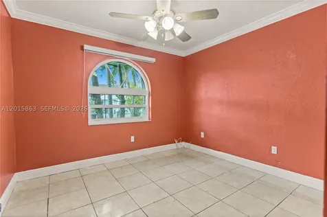 5471 W 27th Court Hialeah FL 33016