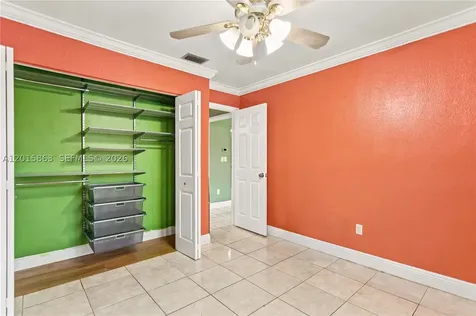 5471 W 27th Court Hialeah FL 33016