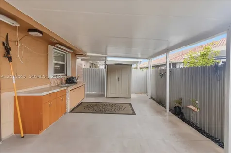 5471 W 27th Court Hialeah FL 33016