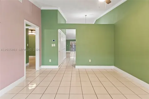 5471 W 27th Court Hialeah FL 33016