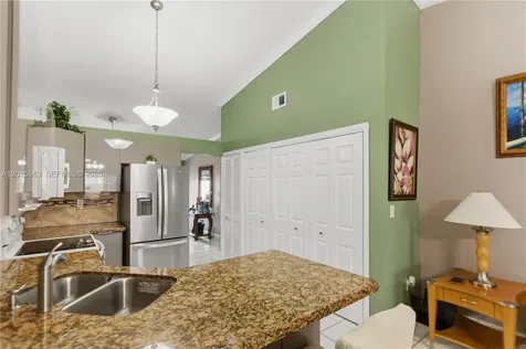 5471 W 27th Court Hialeah FL 33016