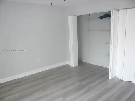 363 Washington Miami Beach FL 33139