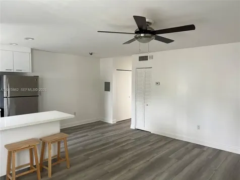 363 Washington Miami Beach FL 33139