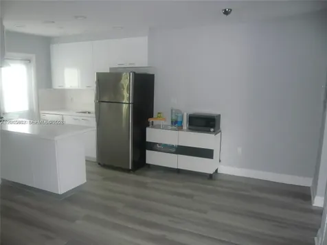 363 Washington Miami Beach FL 33139