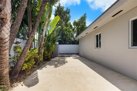1835 SW 18th Street Miami FL 33145