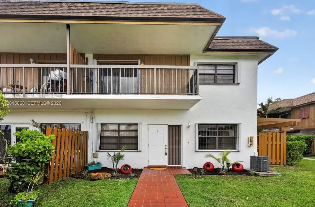 6904 NW 169th Street Hialeah FL 33015