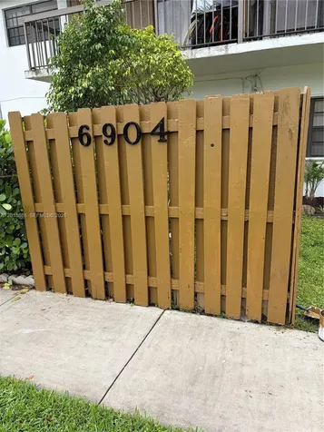 6904 NW 169th Street Hialeah FL 33015