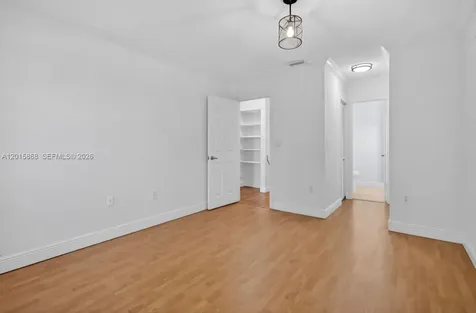 6904 NW 169th Street Hialeah FL 33015