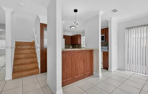 6904 NW 169th Street Hialeah FL 33015