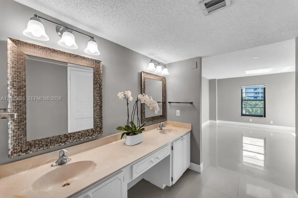 3100 NE 48th Street Fort Lauderdale FL 33308