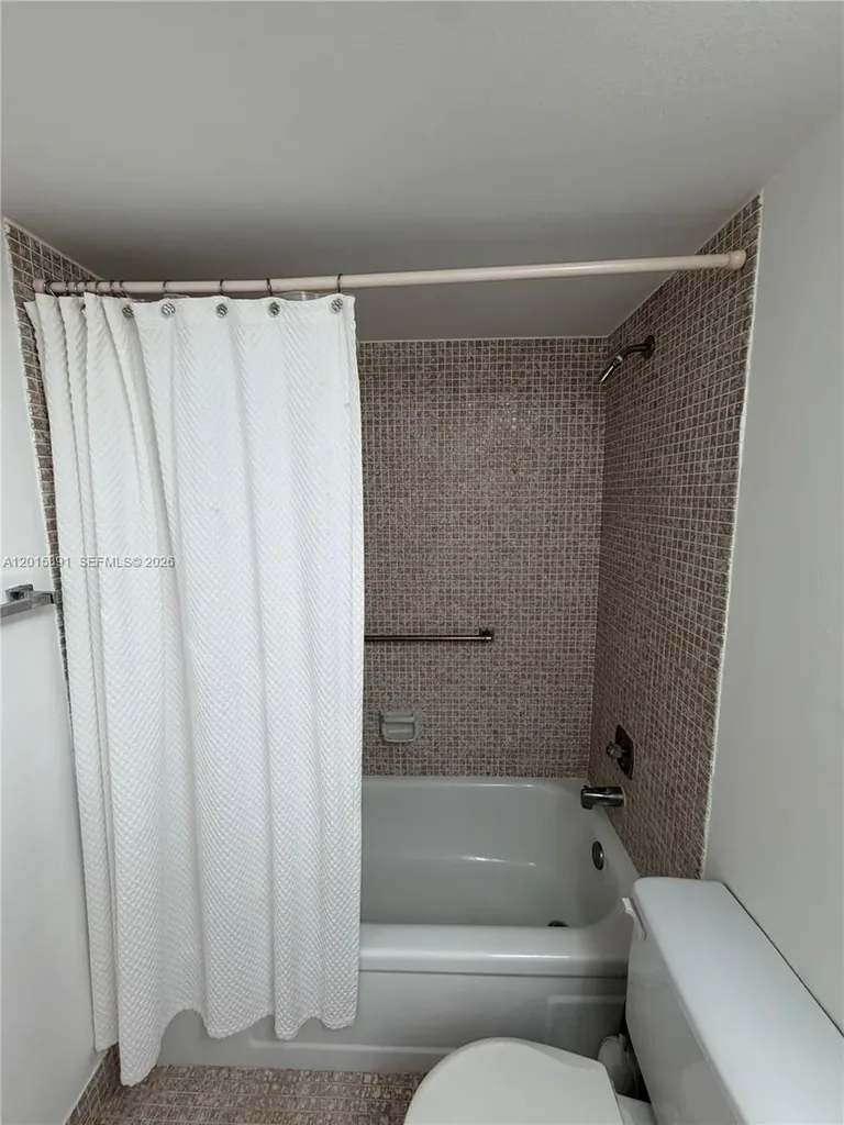 3032 Hythe B Boca Raton FL 33434