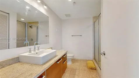 185 SW 7th Street Miami FL 33130
