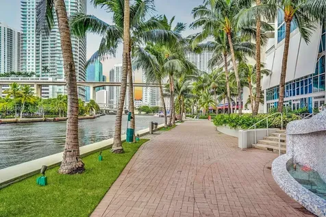 185 SW 7th Street Miami FL 33130