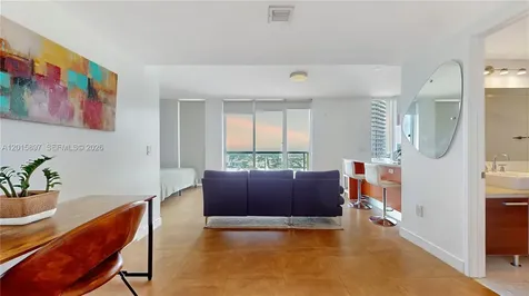 185 SW 7th Street Miami FL 33130