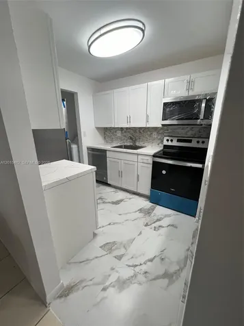 469 NE 207th Lane Miami FL 33179