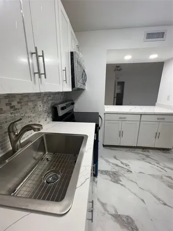 469 NE 207th Lane Miami FL 33179