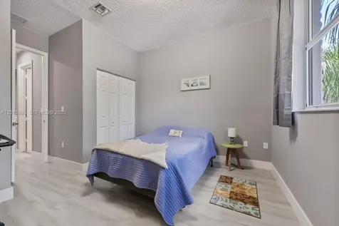 934 NE 42nd Terrace Homestead FL 33033