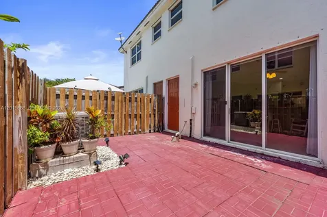 934 NE 42nd Terrace Homestead FL 33033
