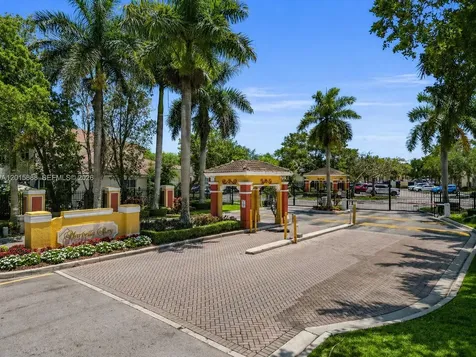 934 NE 42nd Terrace Homestead FL 33033