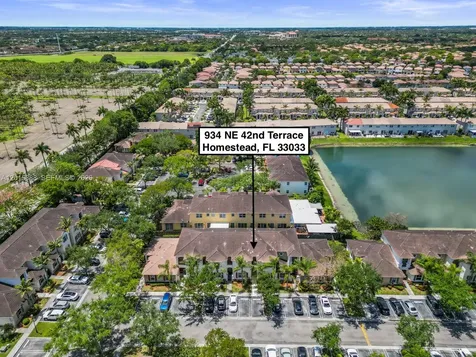 934 NE 42nd Terrace Homestead FL 33033