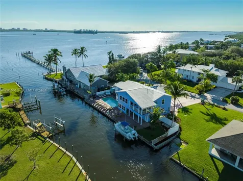 474 Peninsula Drive Fort Pierce FL 34946